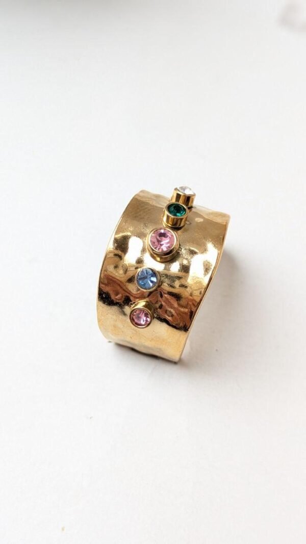 eb46d6d1-5ae0-4cf8-8844-b13c20fcbe60 Gem