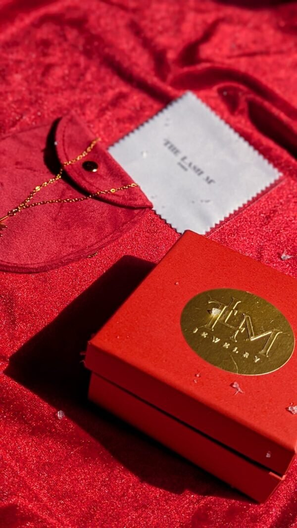 packeging yultide Winter's kiss