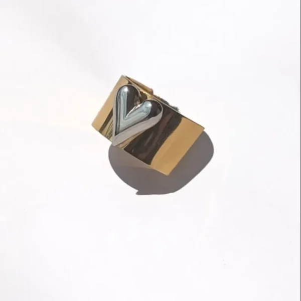 PXL_20260321_190552528.PORTRAIT.ORIGINAL Argentum